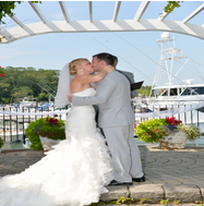 Chris and Sondra Bell First Kiss